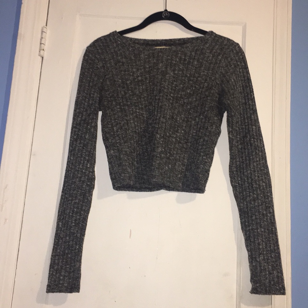 Grey Abercrombie cropped sweater